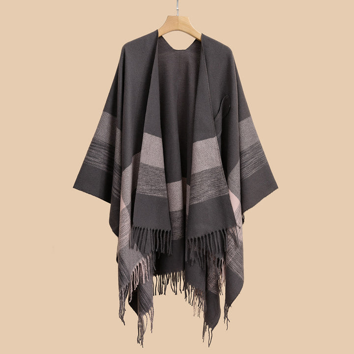 Damen Capeponcho aus Wollmix mit Ärmelschlitzen, offener Front und Fransenabschluss – Célinea