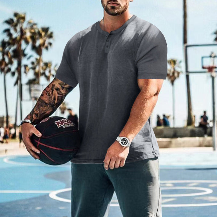 Herren lässiges Kurzarm-Henley-T-Shirt aus atmungsaktiver Baumwolle mit Knopfdetails Echoarchiv