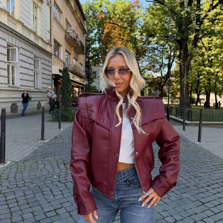 Damen Kurzer Cropped Kunstleder‑Blouson mit wattierter Schulterpartie und Funnelkragen Echo Archiv