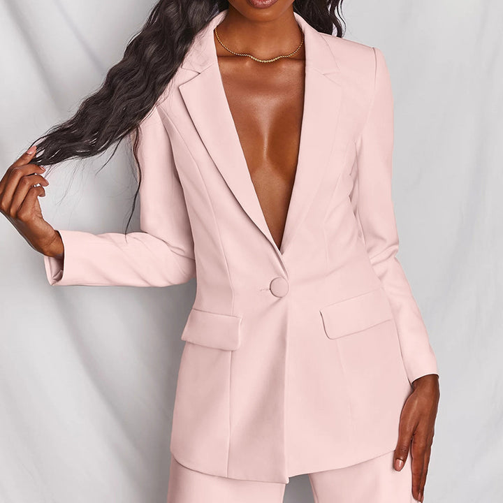 Damen nan eleganter taillierter Zweiteiler mit tiefem V-Revers, Ein-Knopf-Blazer und weiten Bundfaltenhosen Echo Archiv
