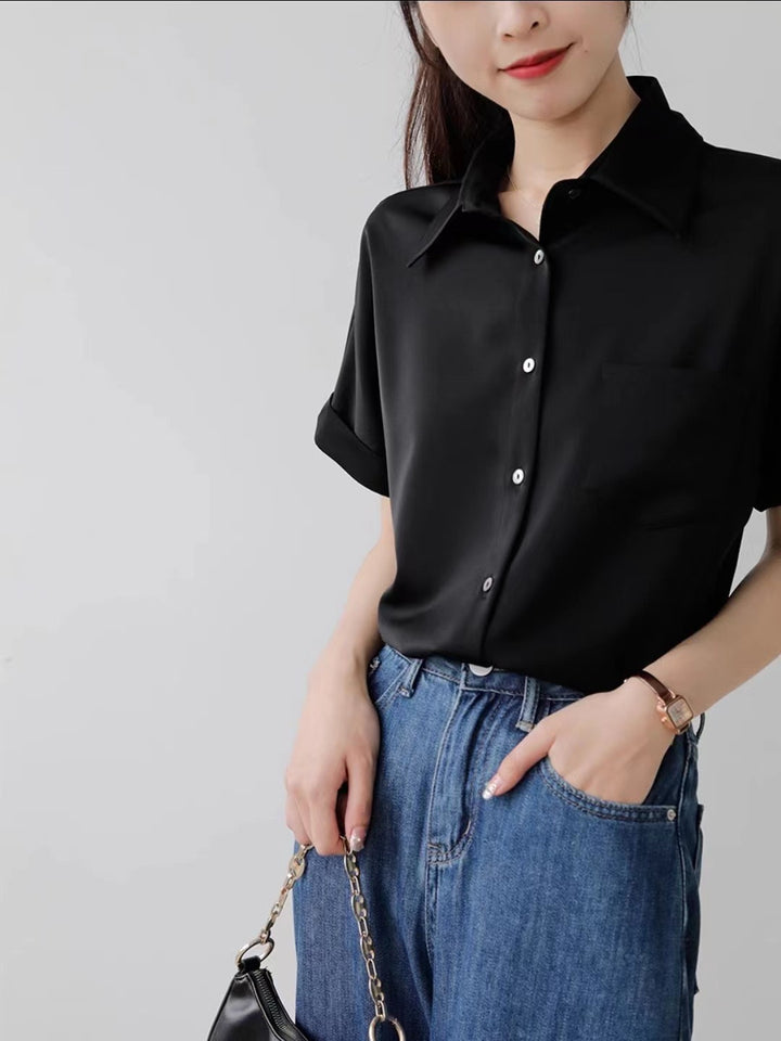 Damen Satinbluse mit modernem Kragen und eleganten Rollärmeln Echo Archiv