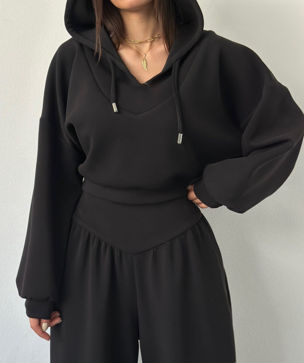 Damen nan luxuriöses Freizeitset Kapuzenpullover mit V-Ausschnittdetail und Culotte mit hoher Taille Echo Archiv