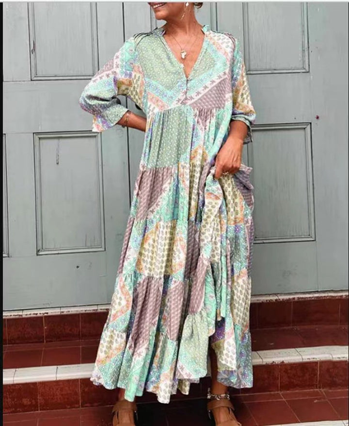 Damen nan luftiges Maxikleid im Patchwork-Boho-Stil mit V-Ausschnitt, gerafftem Oberteil und ausgestelltem Stufensaum Echo Archiv