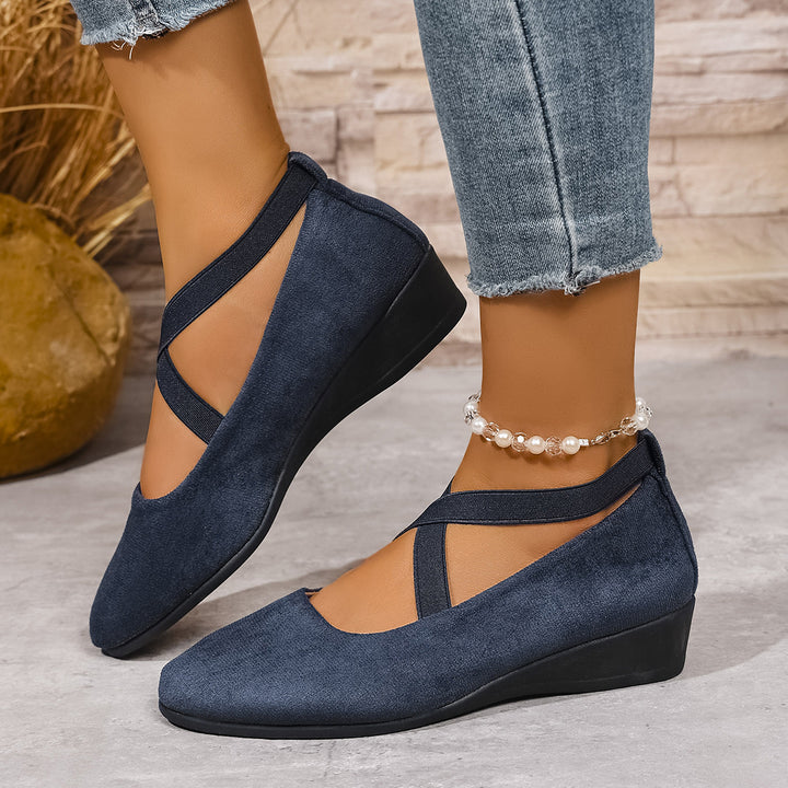 Damen  minimalistische Samt-Ballerina mit dekorativer Fußkette und ergonomischem Komfortfußbett Echo Archiv