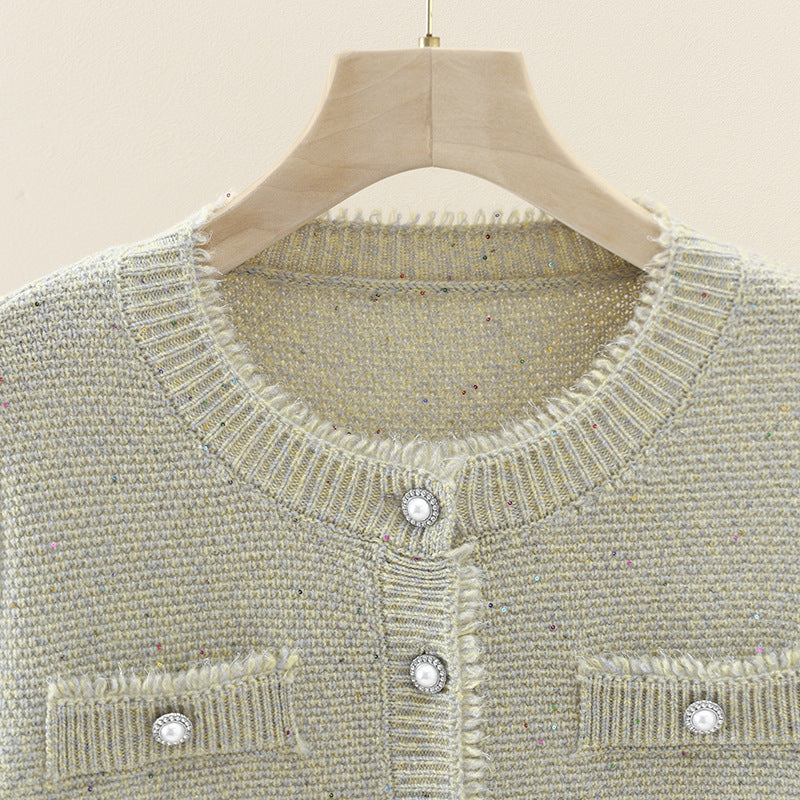 Damen Bouclé-Cardigan mit Perlmuttknöpfen und aufgesetzten Taschen Echo Archiv