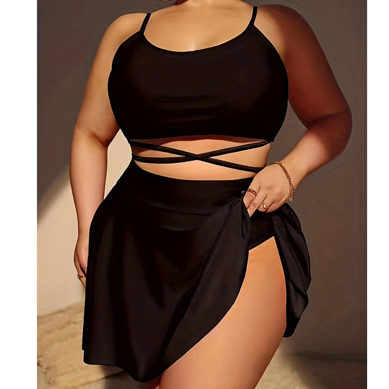 Damen Bikini-Set mit elegantem Wickelrock und sportlichem Oberteil Echo Archiv