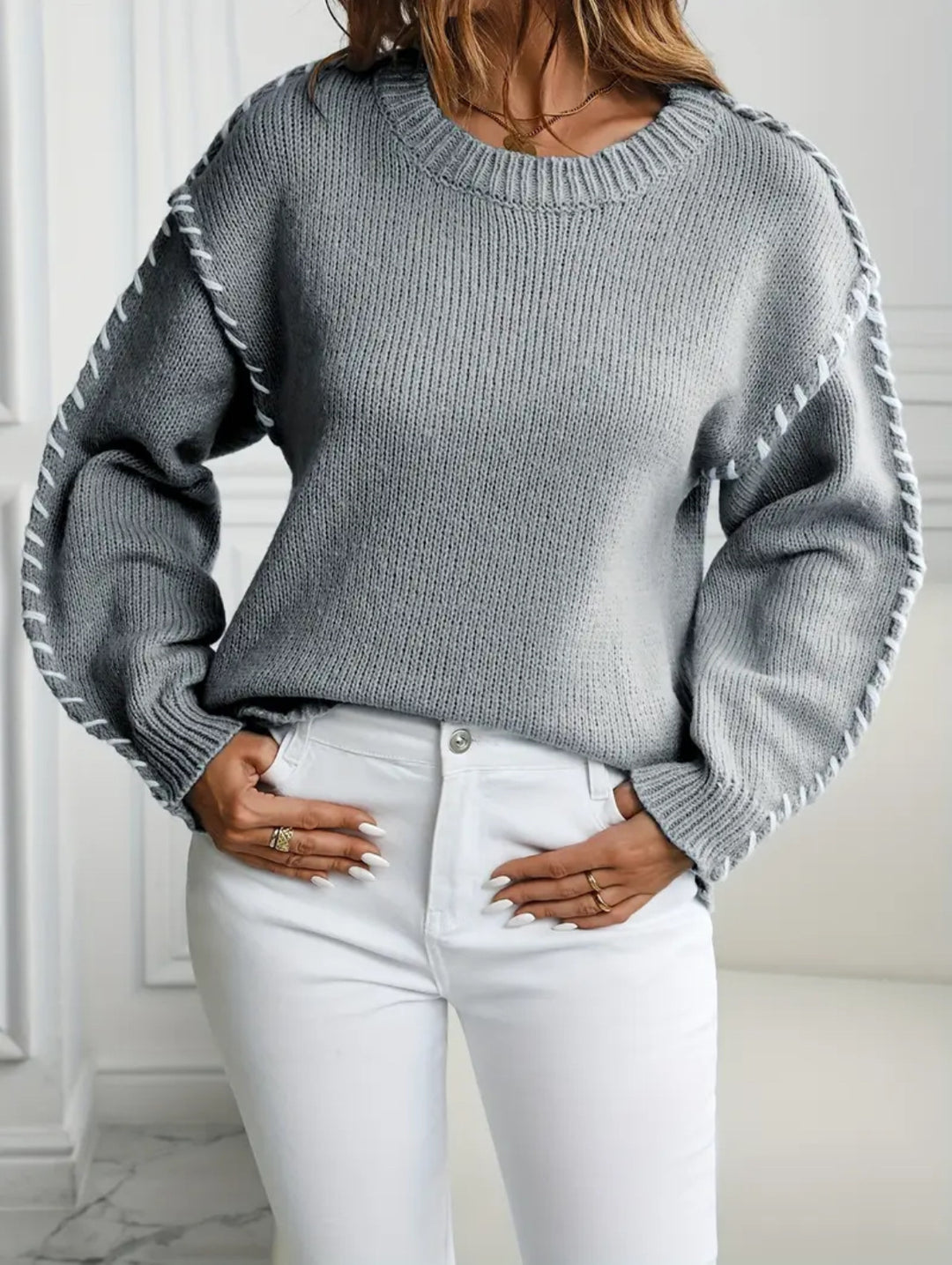 Damen Oversize Strickpullover mit dekorativem Kordel‑Zopf an Ärmeln – Mavelle