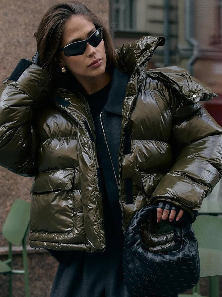 Damen wattierte Kurzjacke mit Hochglanzfinish, Oversize-Schnitt und Kapuze Echoarchiv