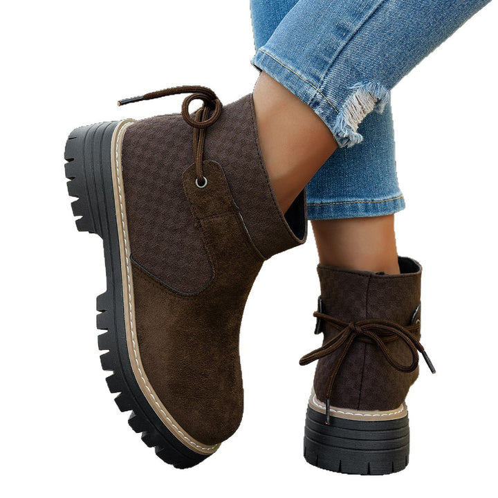 Damen kurze Wildleder-Stiefelette mit robuster Profilsohle und gepolstertem Schaft – Varelle