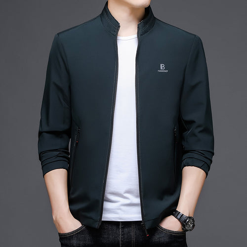 Herren sportliche Leichtjacke mit atmungsaktivem Material und innovativem Schnitt Echoarchiv