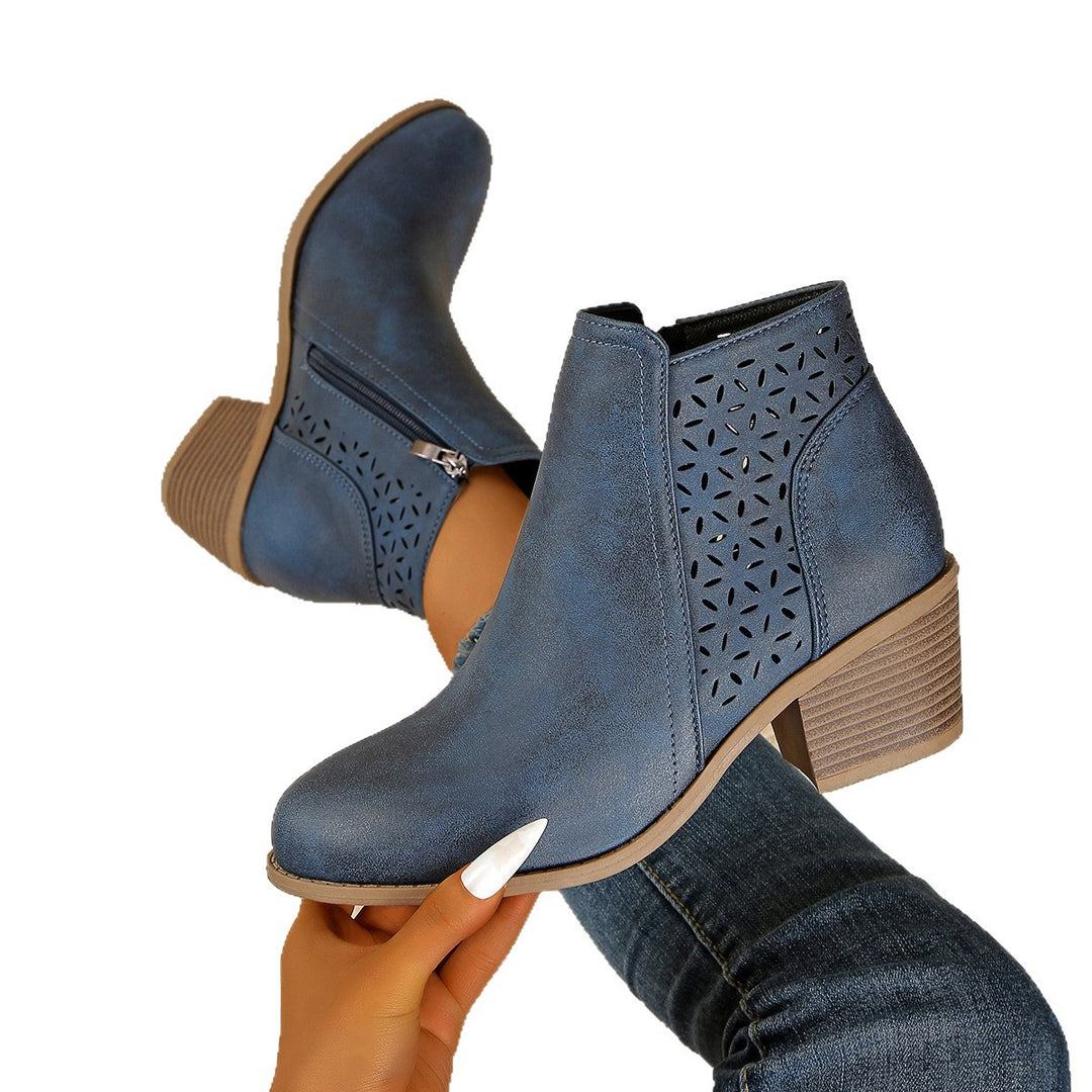 Damen nan knöchelhohe Stiefelette mit Laser-Cut-Perforation, seitlichem Reißverschluss und mittelhohem Blockabsatz Echo Archiv