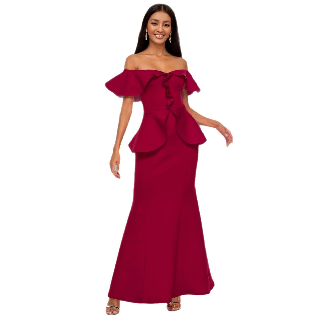 Damen Elegantes Abendkleid mit schulterfreien Rüschen Echo Archiv