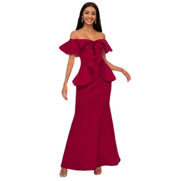 Damen Elegantes Abendkleid mit schulterfreien Rüschen Echo Archiv