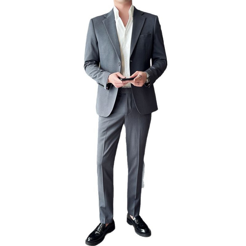 Herren eleganter Anzug mit slim-fit Schnitt Echoarchiv
