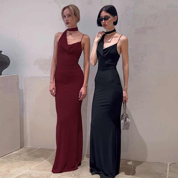 Damen Elegantes Maxikleid mit asymmetrischem Halterneck Echo Archiv