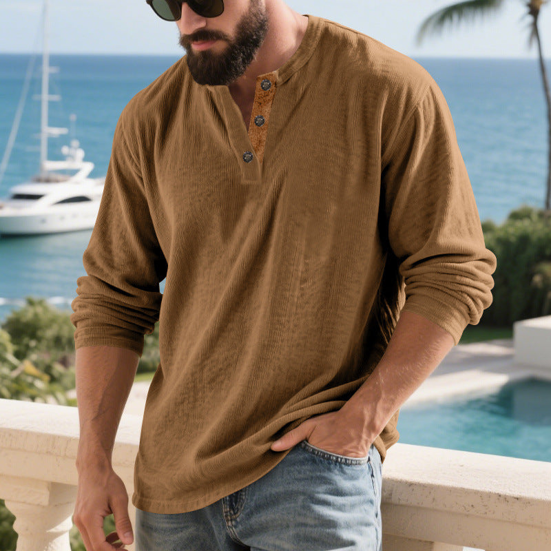 Herren Langarm-Henley-Shirt mit strukturiertem Material und modischen Knopfdetails Echoarchiv