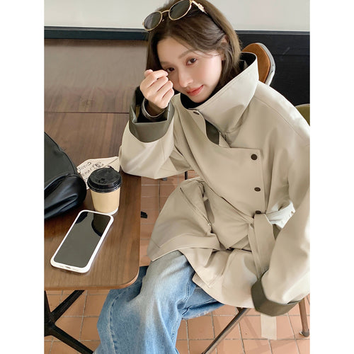 Damen Oversized Trenchcoat mit kontrastierenden Lederbesätzen und Reißverschluss Echoarchiv