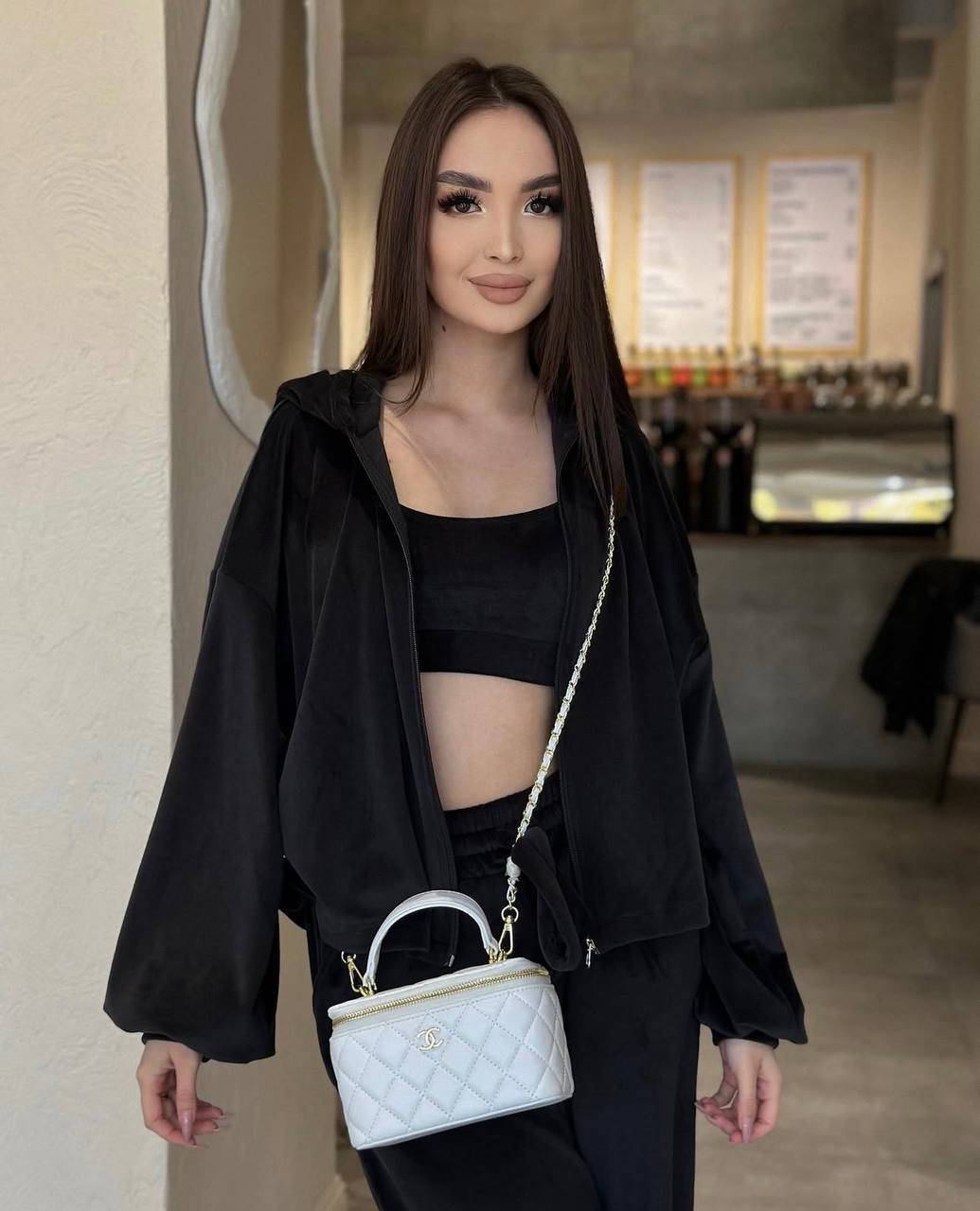 Damen Cropped Samt-Hoodie mit weitem Arm und High-Waist Jogginghose im Lounge-Set – Auréline