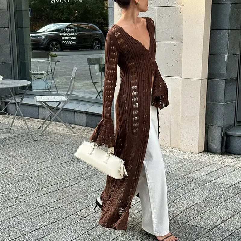 Damen Strickmaxikleid mit nostalgischem Lochmuster und elegantem V-Ausschnitt Echo Archiv