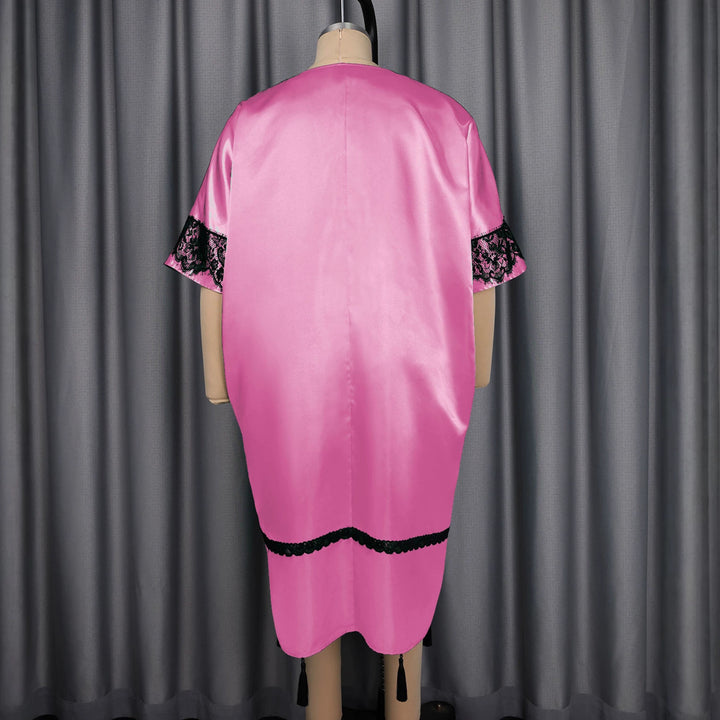 Damen Elegante Satin-Kaftanrobe mit Spitzenakzenten Echo Archiv