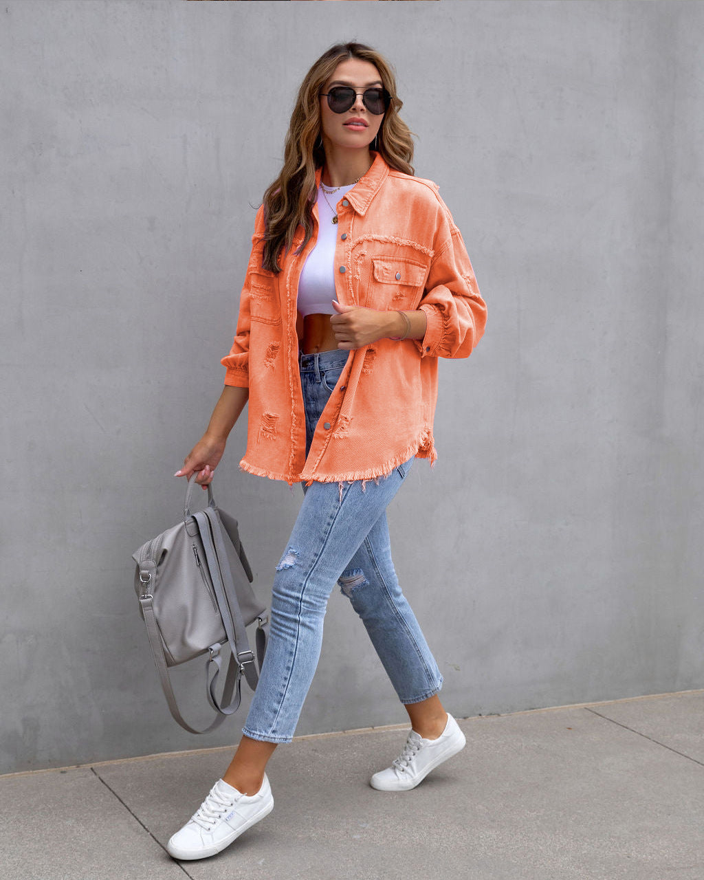 Damen nan oversized Jeanshemdjacke mit ausgefranstem Saum und distressed Details Echo Archiv