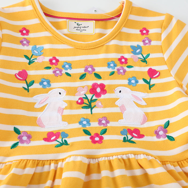 Mädchen Freizeitkleid mit gestreiftem Design und niedlichen Hasenapplikationen Echo Archiv