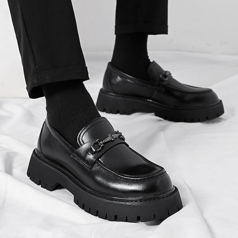 Herren Modische Loafers mit robustem Sohlenprofil und edler Schnallenverzierung Echoarchiv