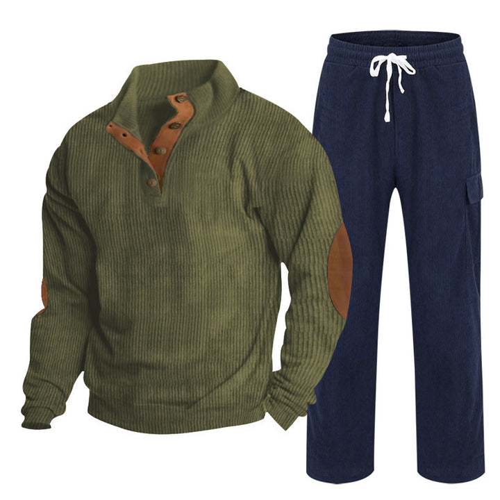 Herren nan strukturiertes Feinstrick-Halbknopf-Pullover und Feincord-Cargo-Zweiteiler Echo Archiv