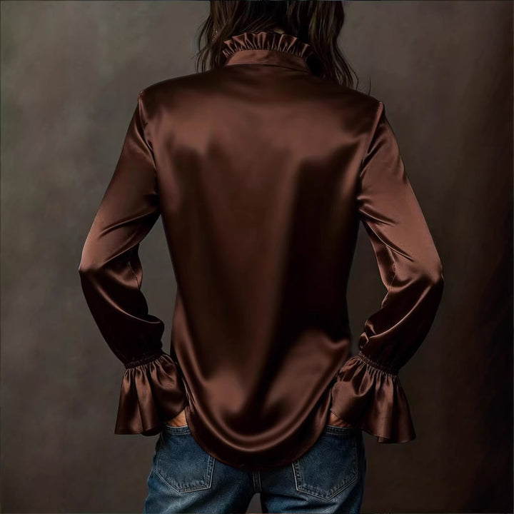 Damen Seidenglänzende Satinbluse mit Stehkragen, Knopfleiste und Volantärmel – Élovi