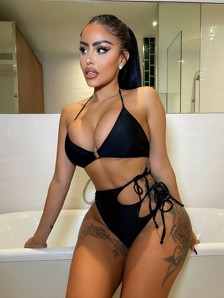 Damen Cut-Out Bikini-Set mit verspieltem Design und verstellbaren Bändern Echo Archiv