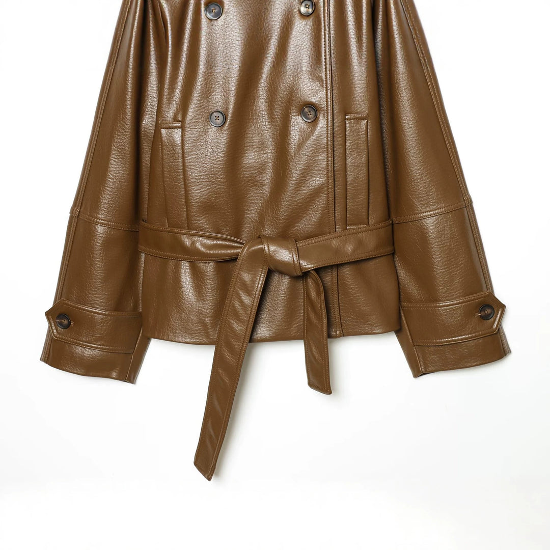 Damen Kurz geschnittener Trenchcoat aus Kunstleder mit taillierendem Bindegürtel Echo Archiv
