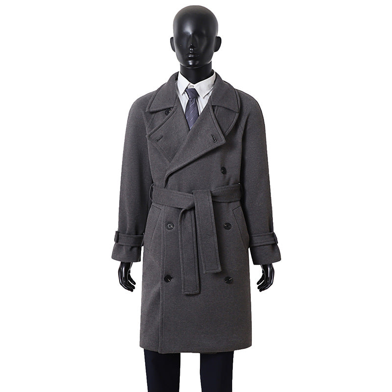 Herren Eleganter Mantel im Longcoat‑Stil aus Wollmix mit Doppelreihe, taillierendem Bindegürtel und dekorativer Schulterpasse Echoarchiv
