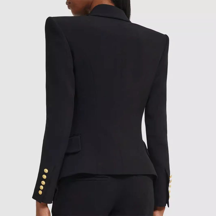 Damen Figurnaher Smokingblazer im Tailoring mit betonter Schulter und goldener Zierknopfleiste Echoarchiv