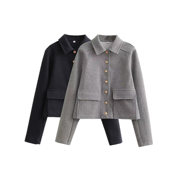 Damen Kurze Boxy-Wollmix-Jacke mit aufgesetzten Pattentaschen und goldfarbenen Zierknöpfen Echoarchiv