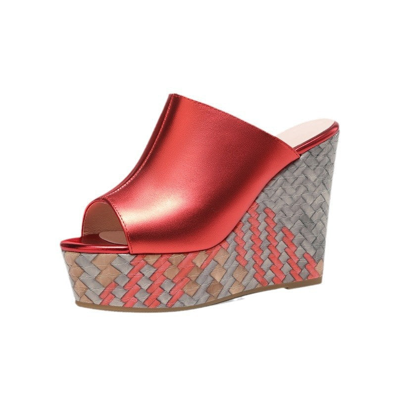 Damen nan elegante Schlupf-Mule mit offener Zehenpartie, skulpturaler Keilplattform in Flechtoptik und Nietenbesatz Echo Archiv