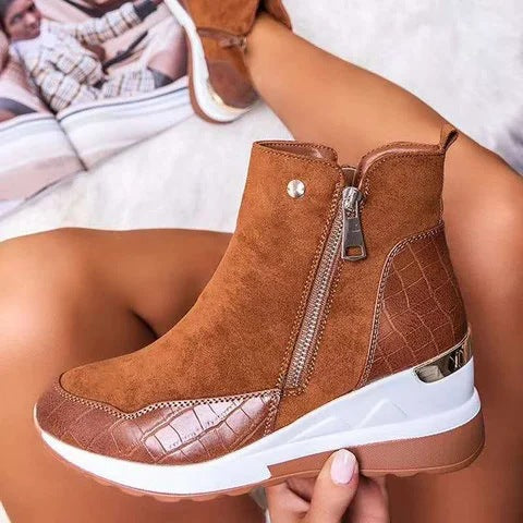 Damen Keil-Sneaker-Stiefelette mit Velours- und Croco-Prägung Echoarchiv