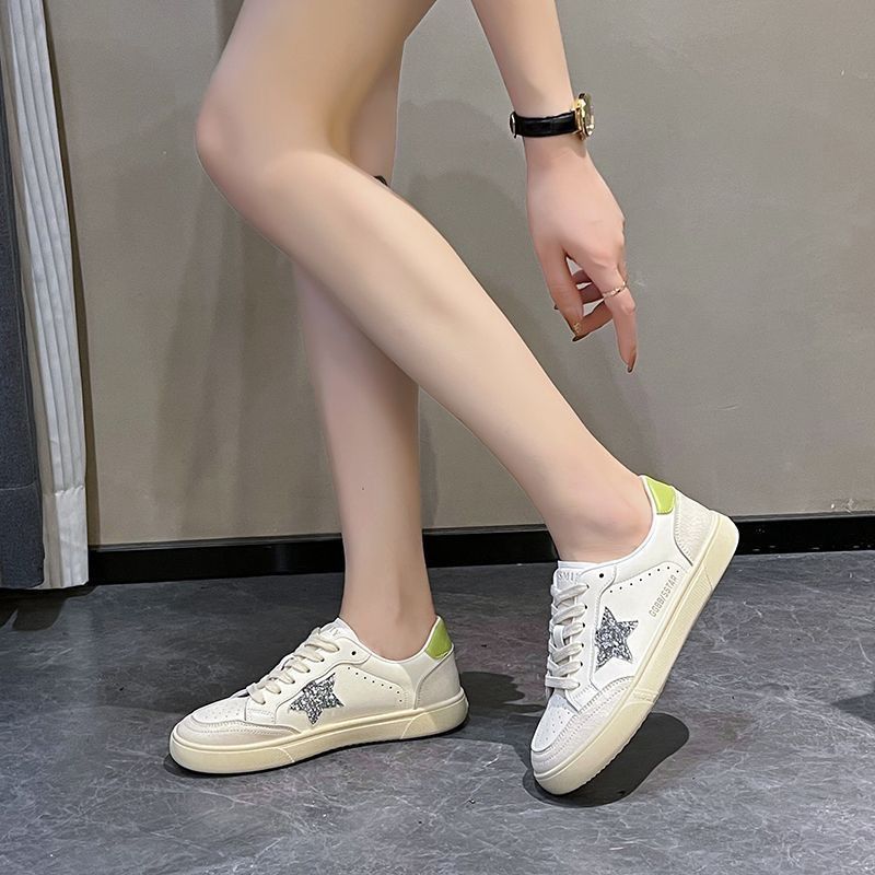Damen Sneaker mit glitzerndem Sternenmotiv und flexiblem Sohlenprofil Echo Archiv