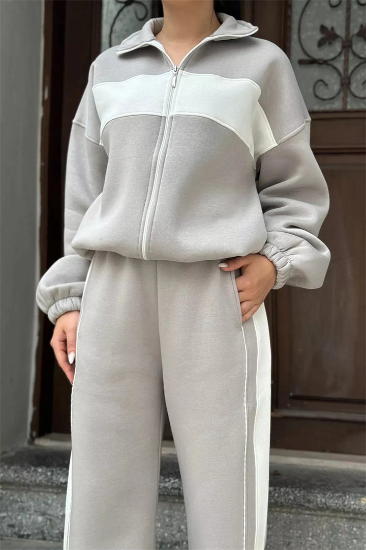 Damen Komfortables Campus-Lounge-Set mit kurzem Reißverschluss-Top und Seitenstreifen-Jogger – Avérine