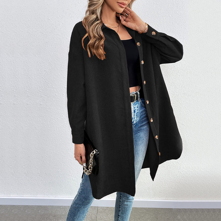 Damen lange Oversize-Cord-Hemdjacke mit durchgehender Knopfleiste und Hemdblusen-Kragen – Célinea