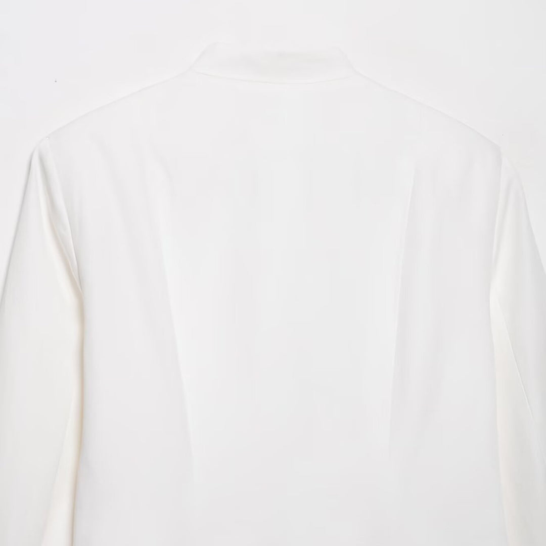 Damen Boxy-Kurzjacke mit Stehkragen, Zierknoten-Verschlüssen und Leistentaschen Echoarchiv