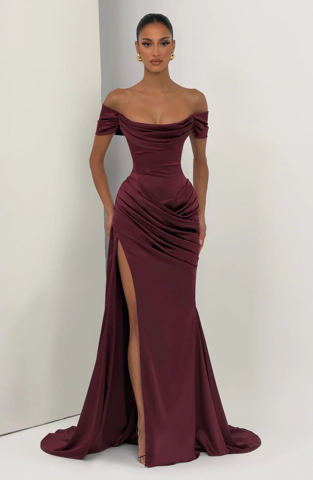 Damen Elegantes Off-Shoulder-Maxikleid mit seitlichem Schlitz Echo Archiv