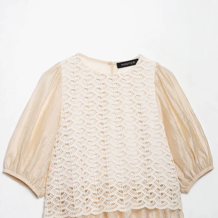 Damen Häkel-Overlay-Bluse mit Volant-Underlayer und Puffärmeln Echo Archiv