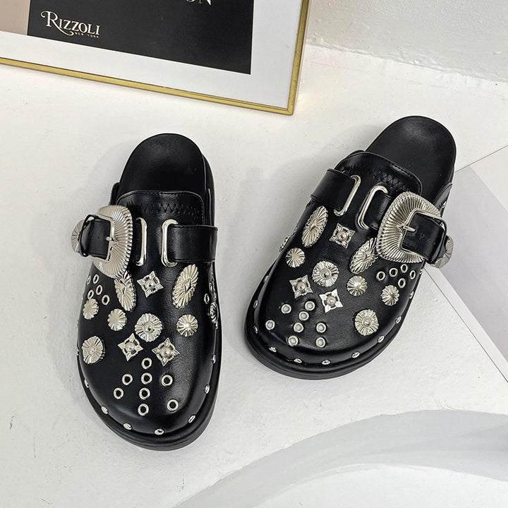 Damen nan verzierte Schlupf-Clogs mit metallischen Conchos, großer Zierschnalle und ergonomischem Fußbett Echo Archiv