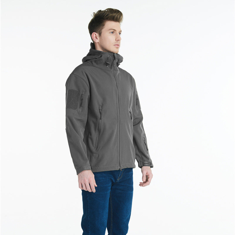 Herren taktische Softshelljacke mit zahlreichen Reißverschlusstaschen und verstellbarem Kapuzenkragen Echoarchiv