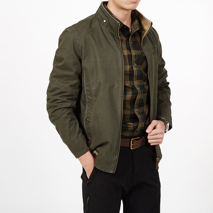 Herren Übergangs-Fieldjacke aus gewachstem Canvas mit Stehkragen und verdecktem Reißverschluss Echoarchiv