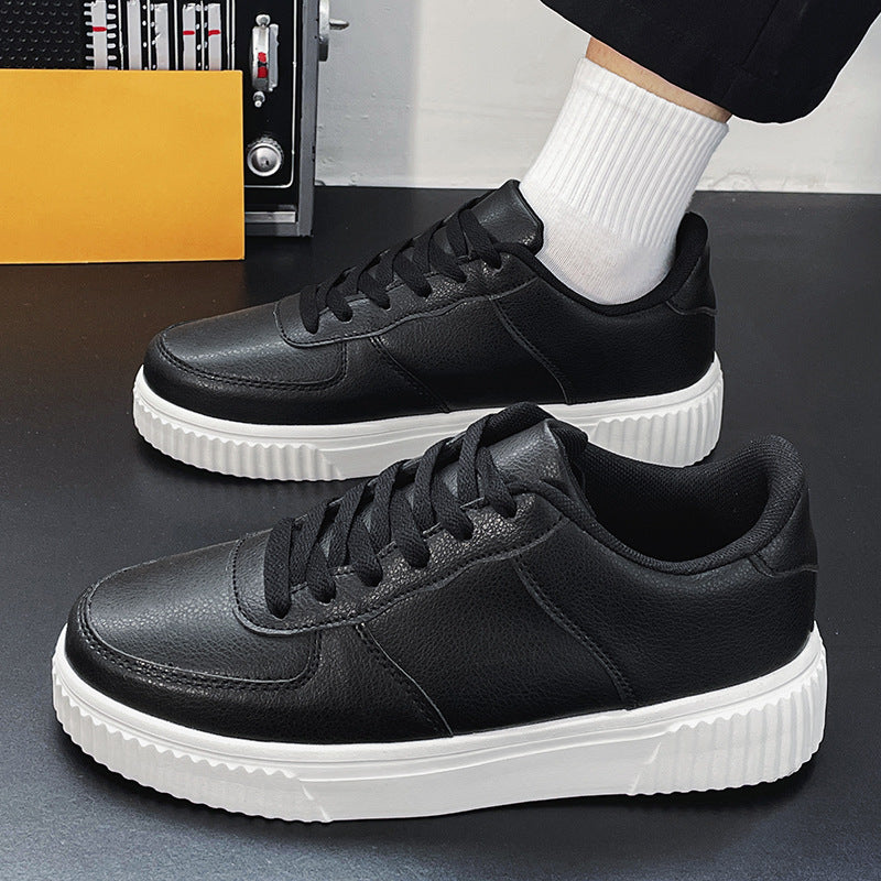 Unisex Plateau-Low-Top-Sneaker mit gepolstertem Einstieg und profiliertem Gummiaußensohle – Norré