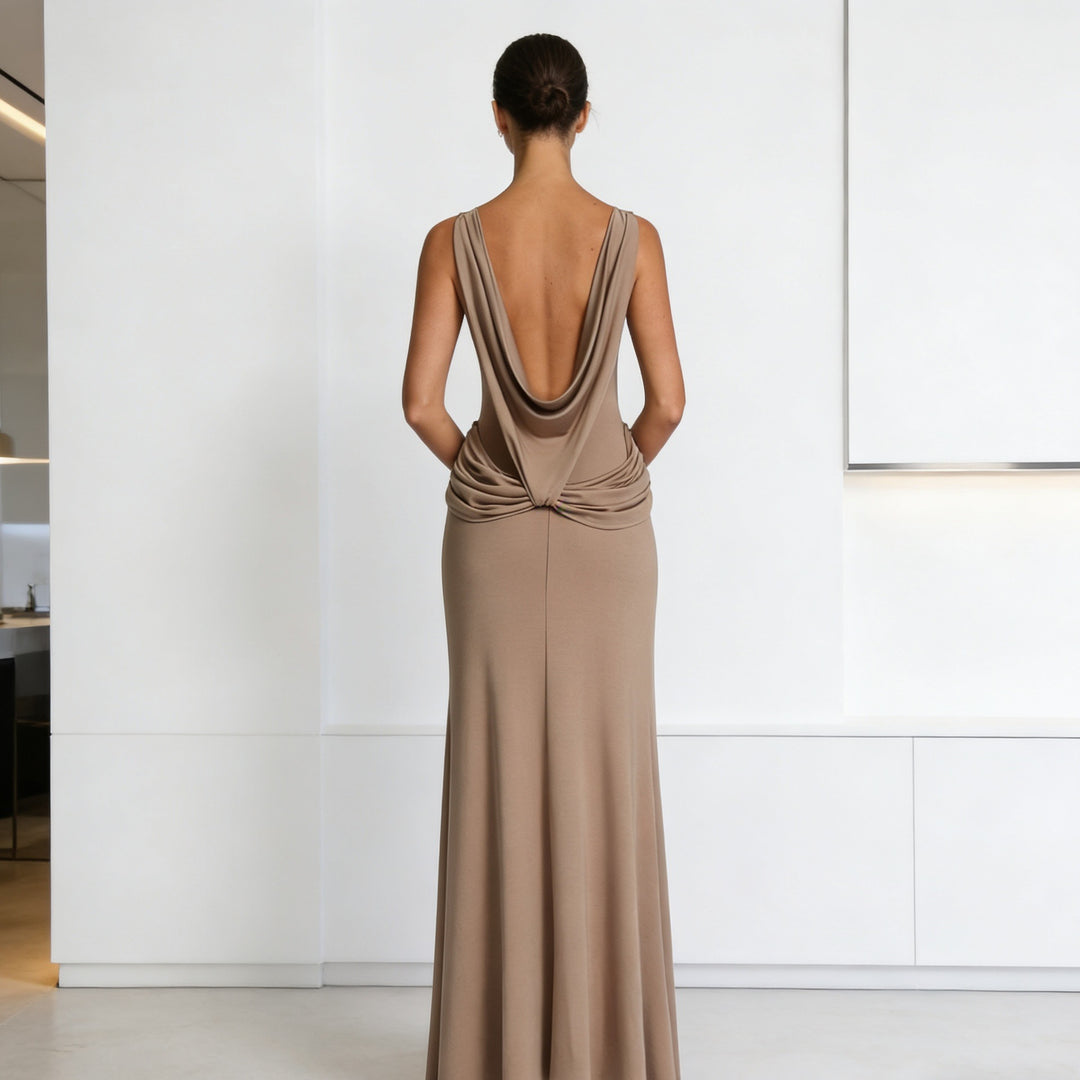 Damen Elegantes Abendkleid mit asymmetrischer Drapierung und hohem Schlitz Echo Archiv