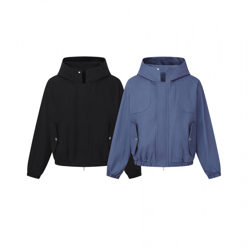 Damen Kurz geschnittene Kapuzen-Blousonjacke mit strukturiertem Gewebe, Pattentaschen und elastischem Saum Echo Archiv