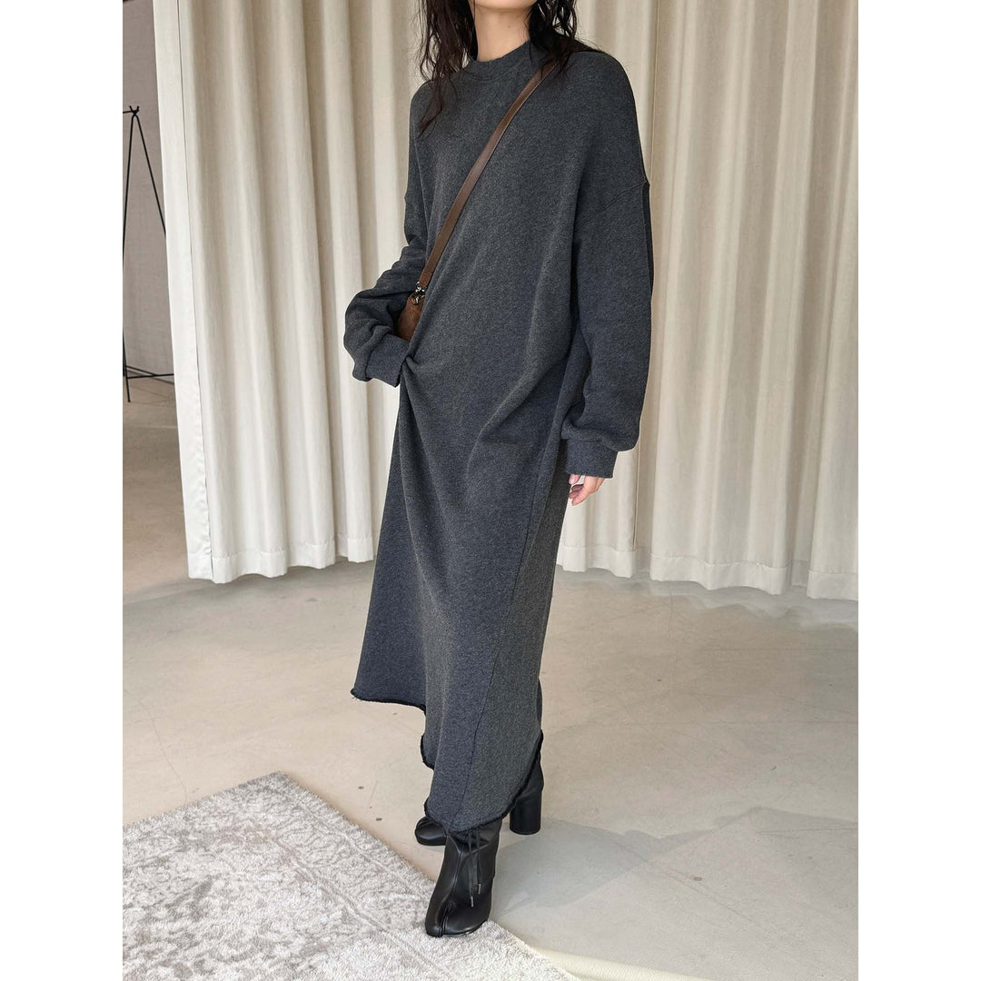 Damen Lässiges Midikleid aus Feinstrick mit Rundhalsausschnitt und rohem Saum Echoarchiv