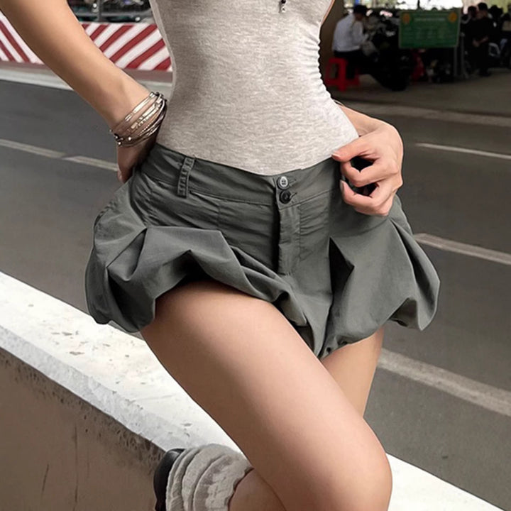 Damen Modische Falten-Shorts mit temperamentvollem Schnitt Echo Archiv